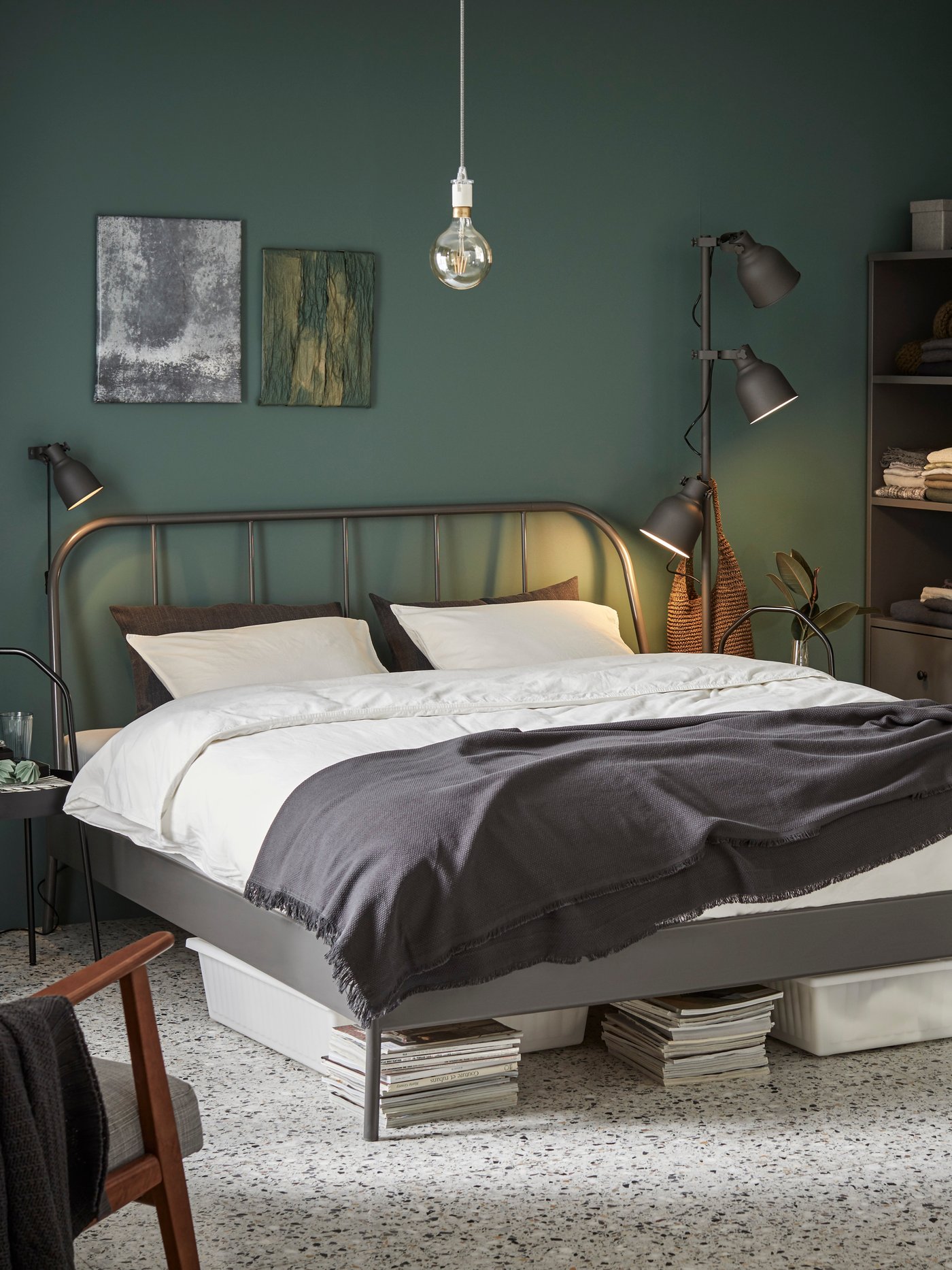 A grey ODDRUN throw in the bedroom