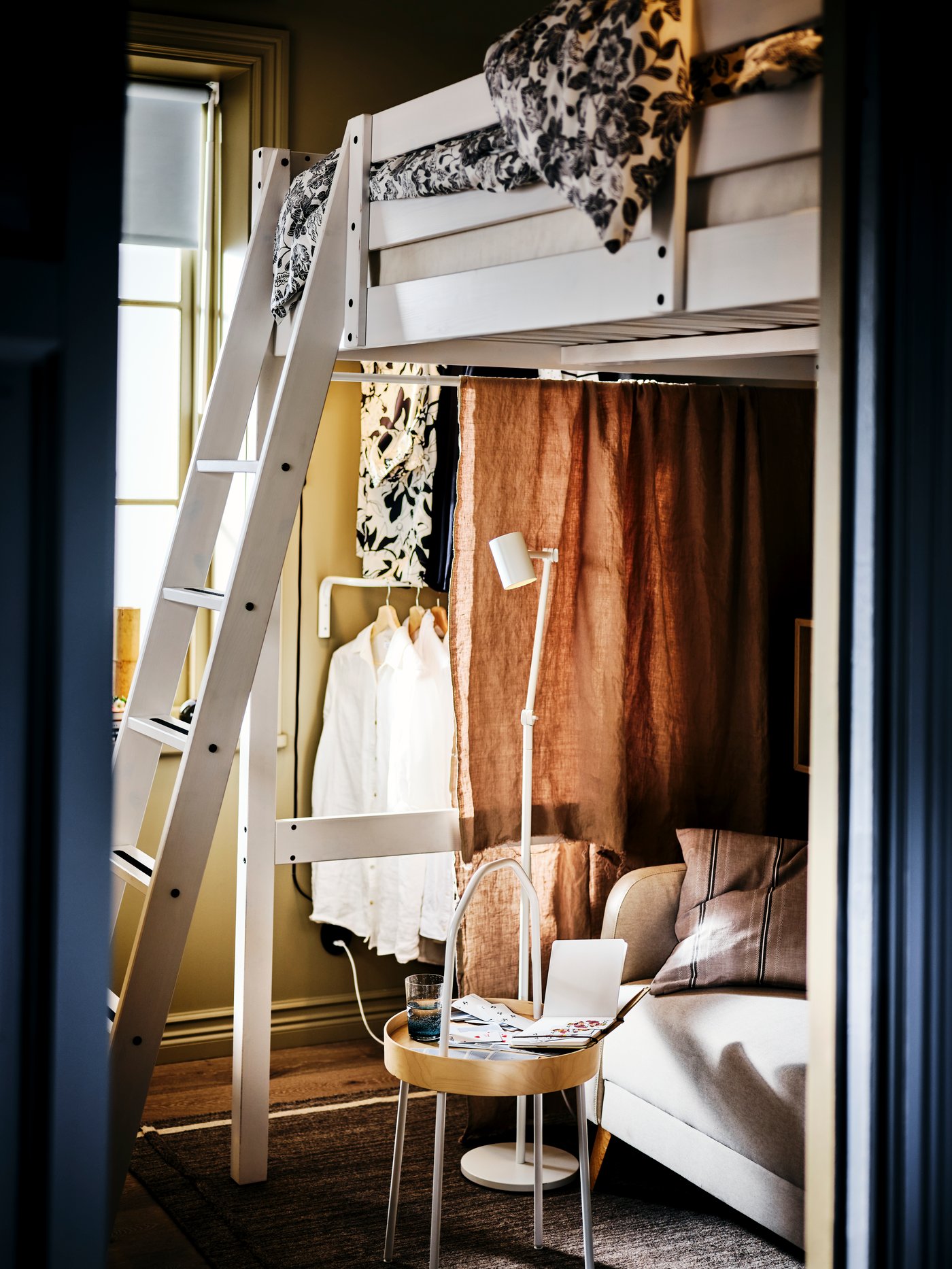 A Vissle beige LINANÄS 2-seat sofa