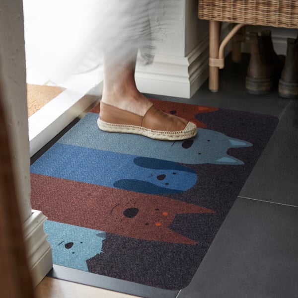 A dog pattern TURISTVÄG door mat, indoor