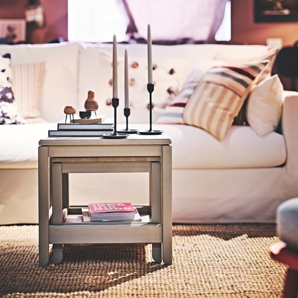 Une table basse HAVSTA dans un salon.