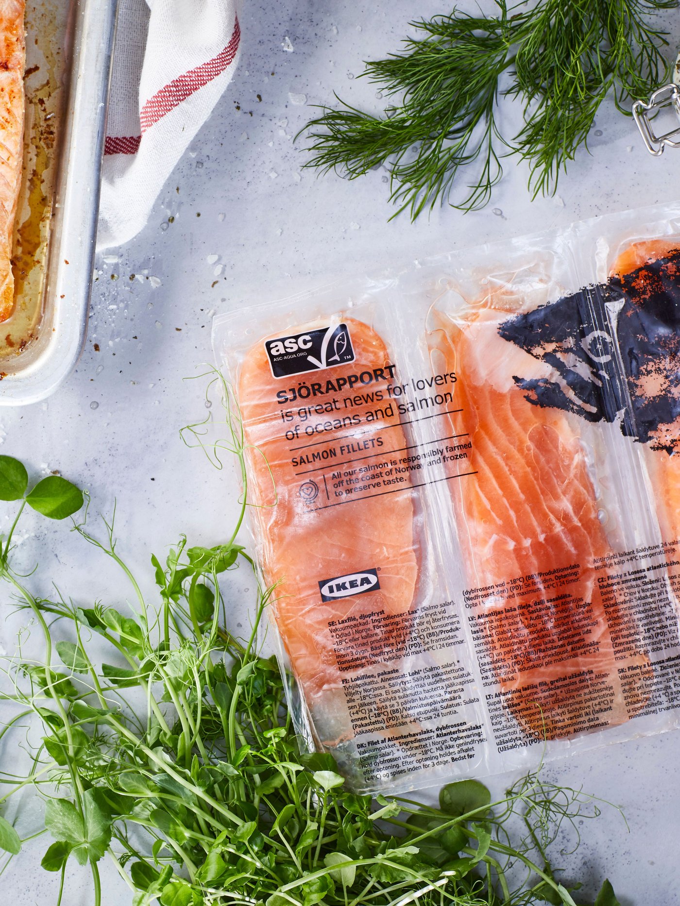An ASC certified/frozen SJÖRAPPORT salmon fillet