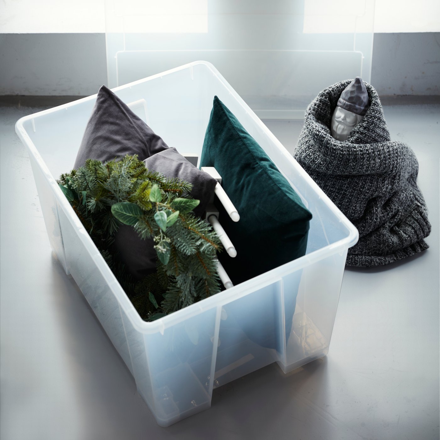 A transparent SAMLA box