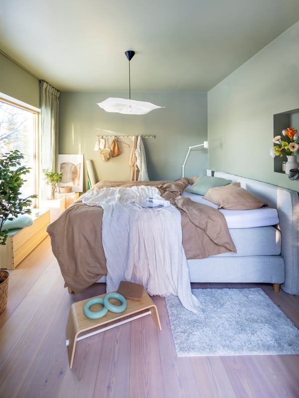 Her har soverommet fått plassert inn diverse treningsutstyr fra kolleksjon DAJLIEN.