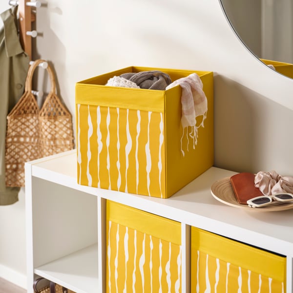A dark yellow DRÖNA box
