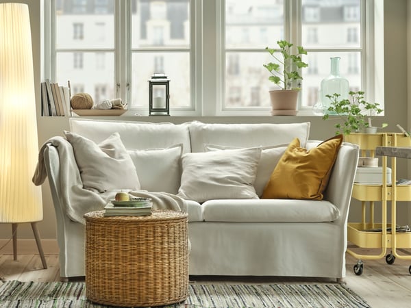 Pouf TOLKNING en rotin fait main avec rangement