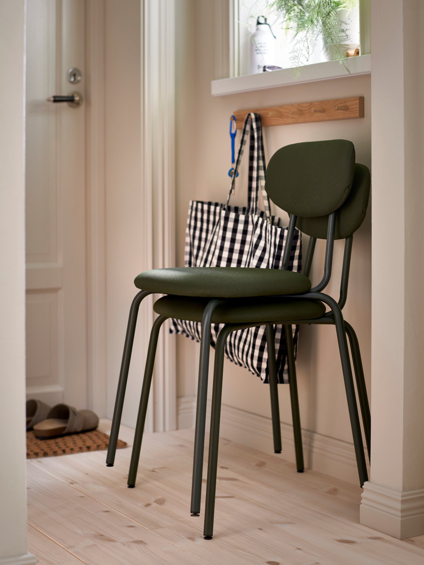 How to mix and match dining chairs – tips and ideas - IKEA CA