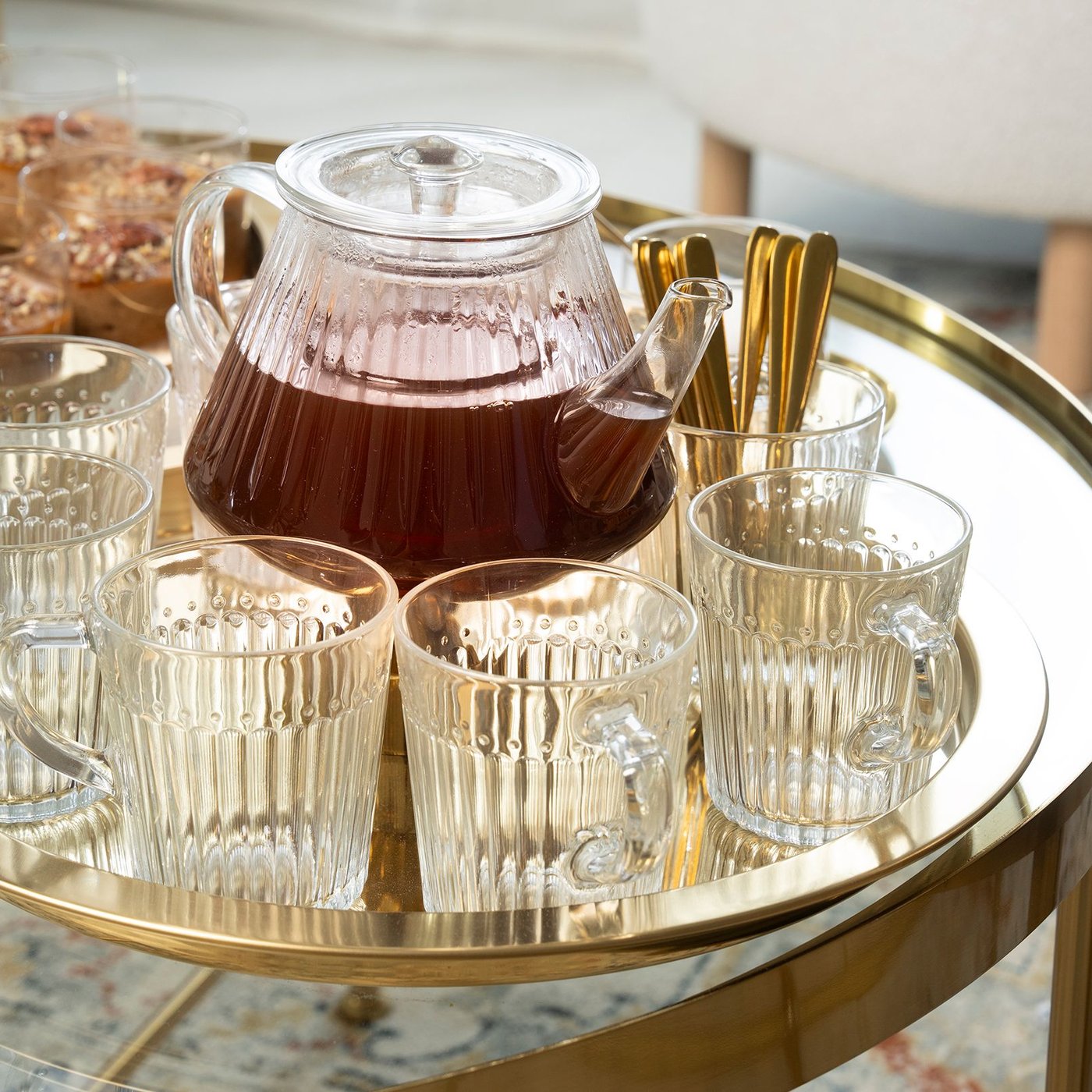 A clear glass DRÖMBILD mug