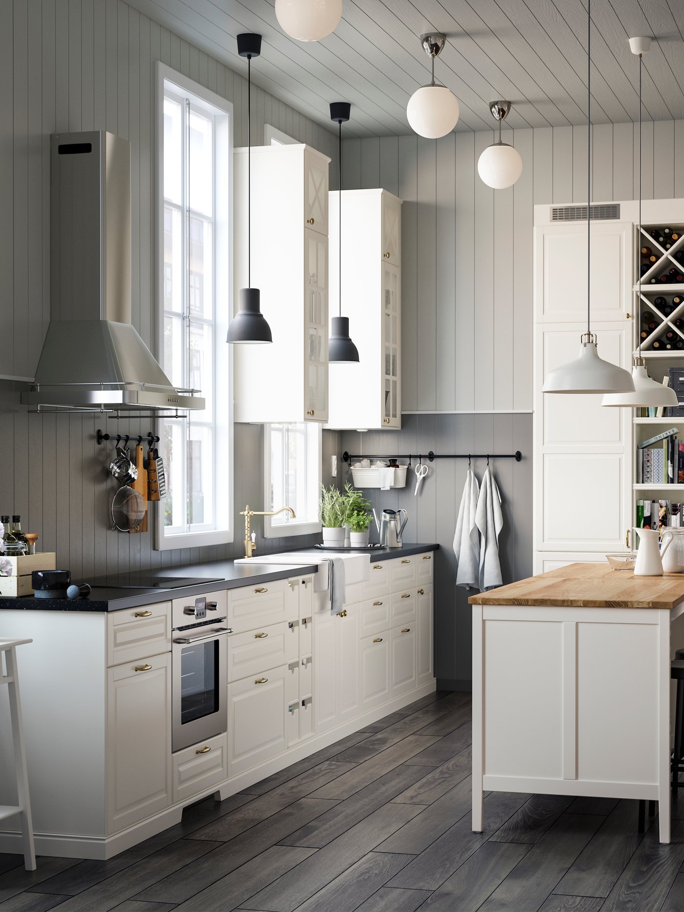 Bílá kuchyně v tradičním stylu