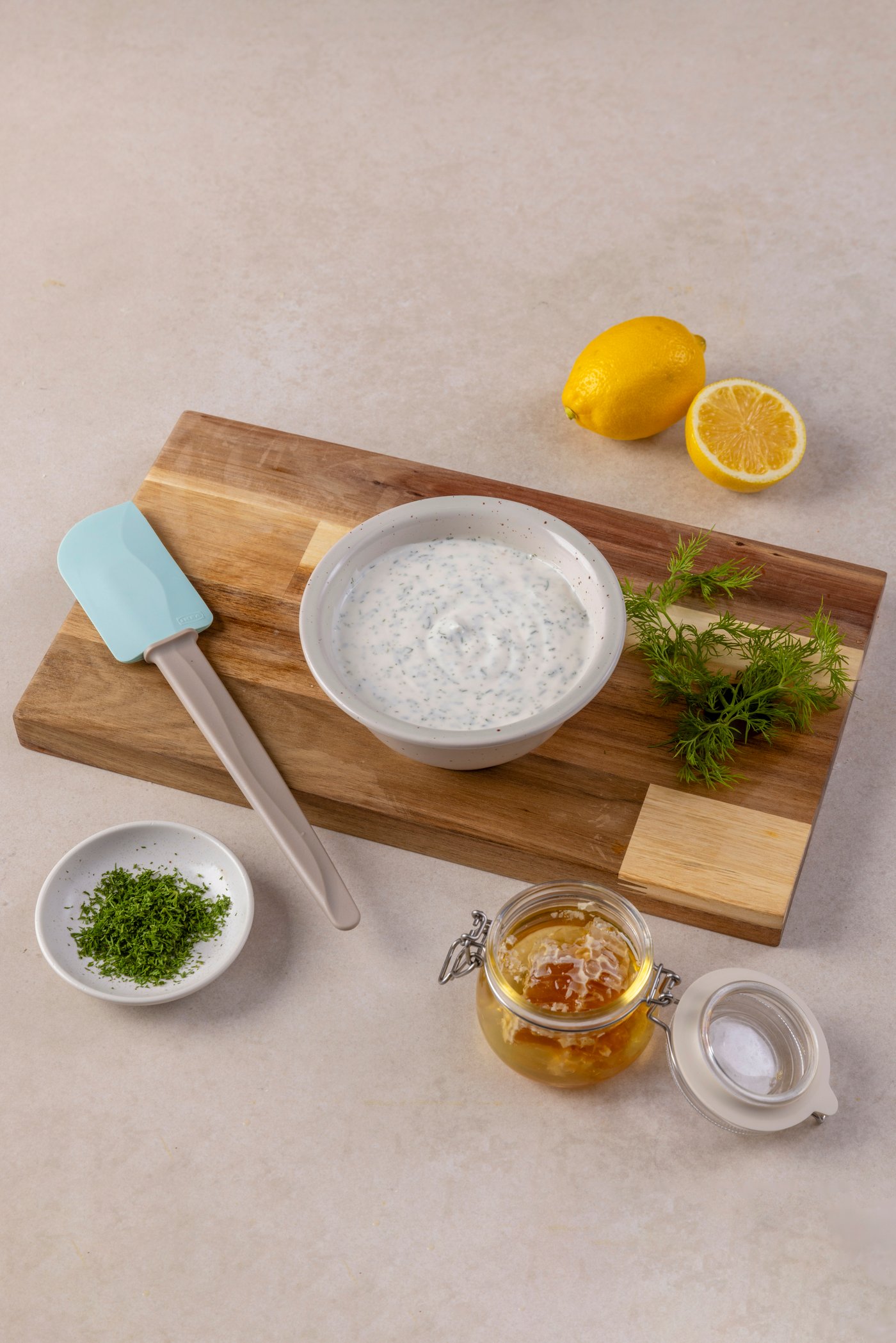 훈제 연어 샌드위치 준비컷