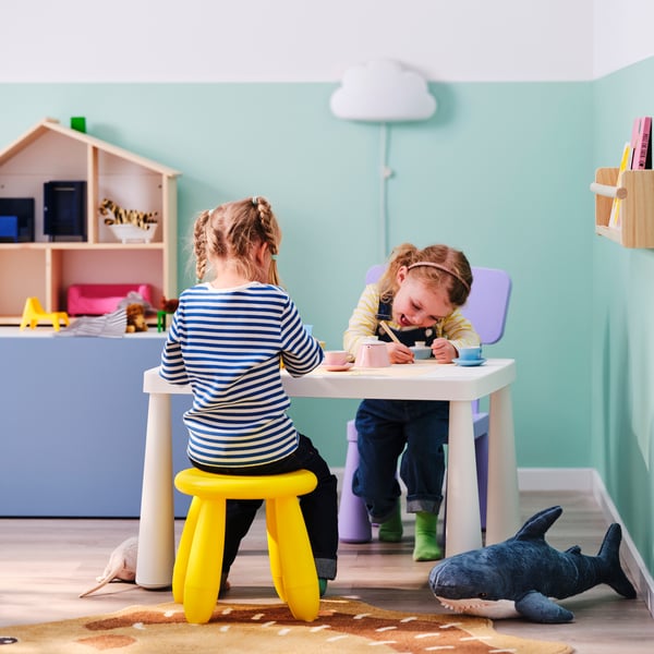 An in/outdoor/yellow MAMMUT children's stool