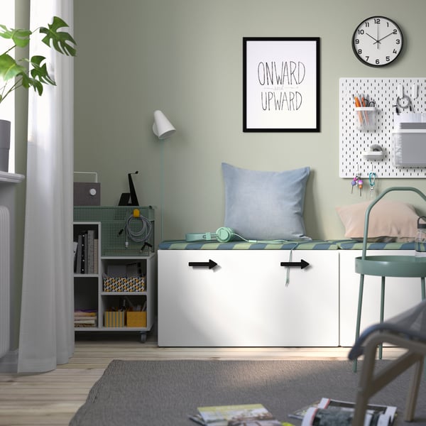 A white/white SMÅSTAD bench with toy storage
