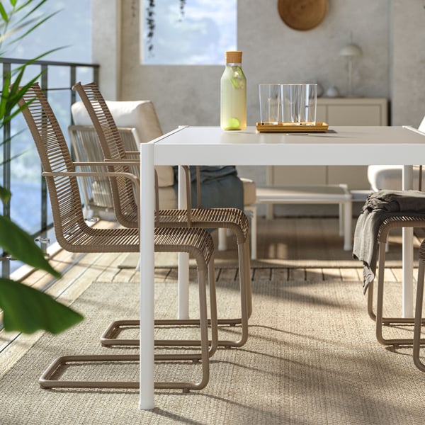 A white/beige SEGERÖN table, outdoor