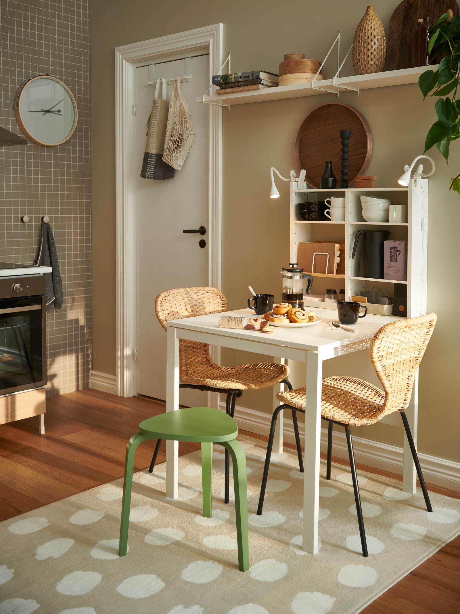 A modern, small dining area that grows when needed - IKEA