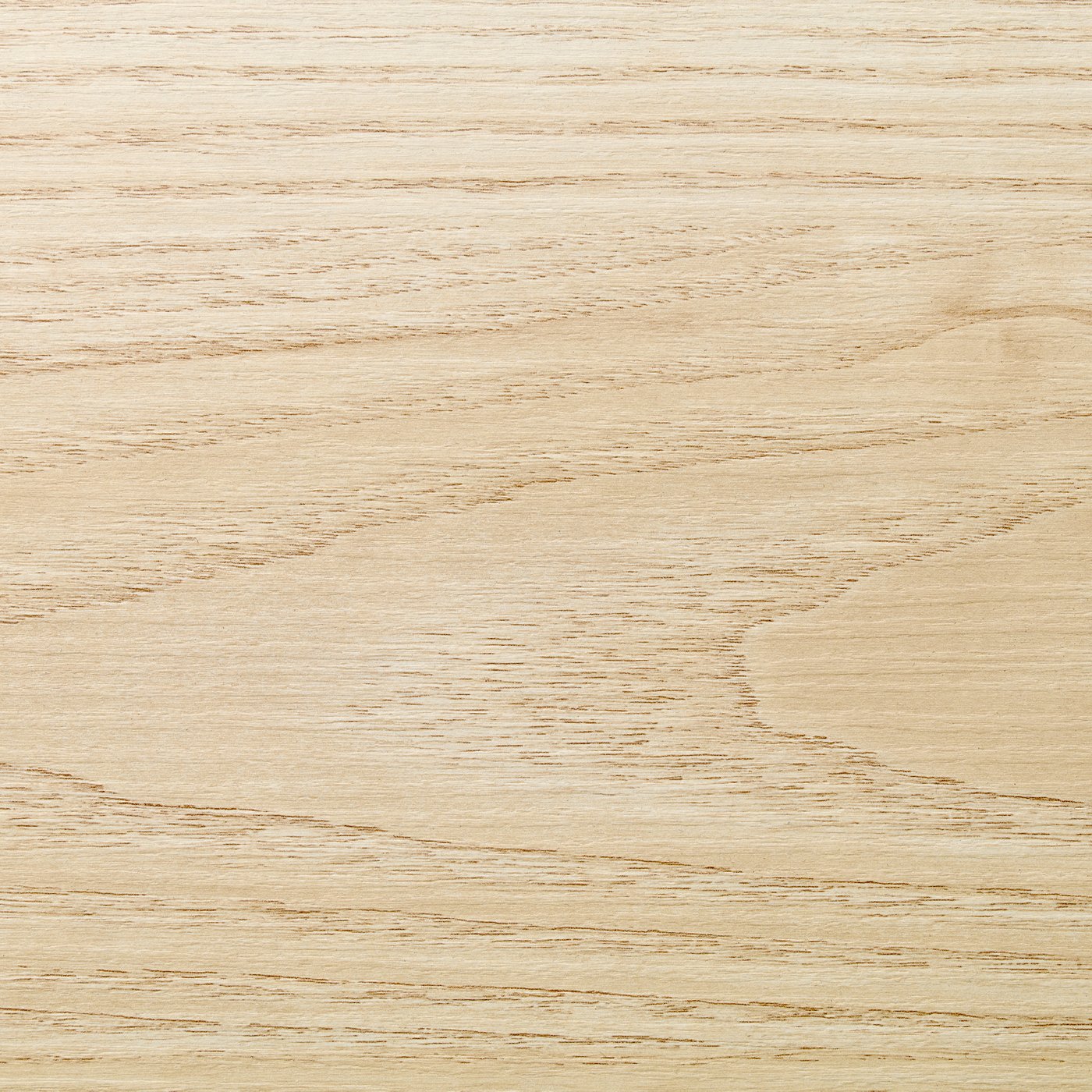 Laminat med asketræsmønster.