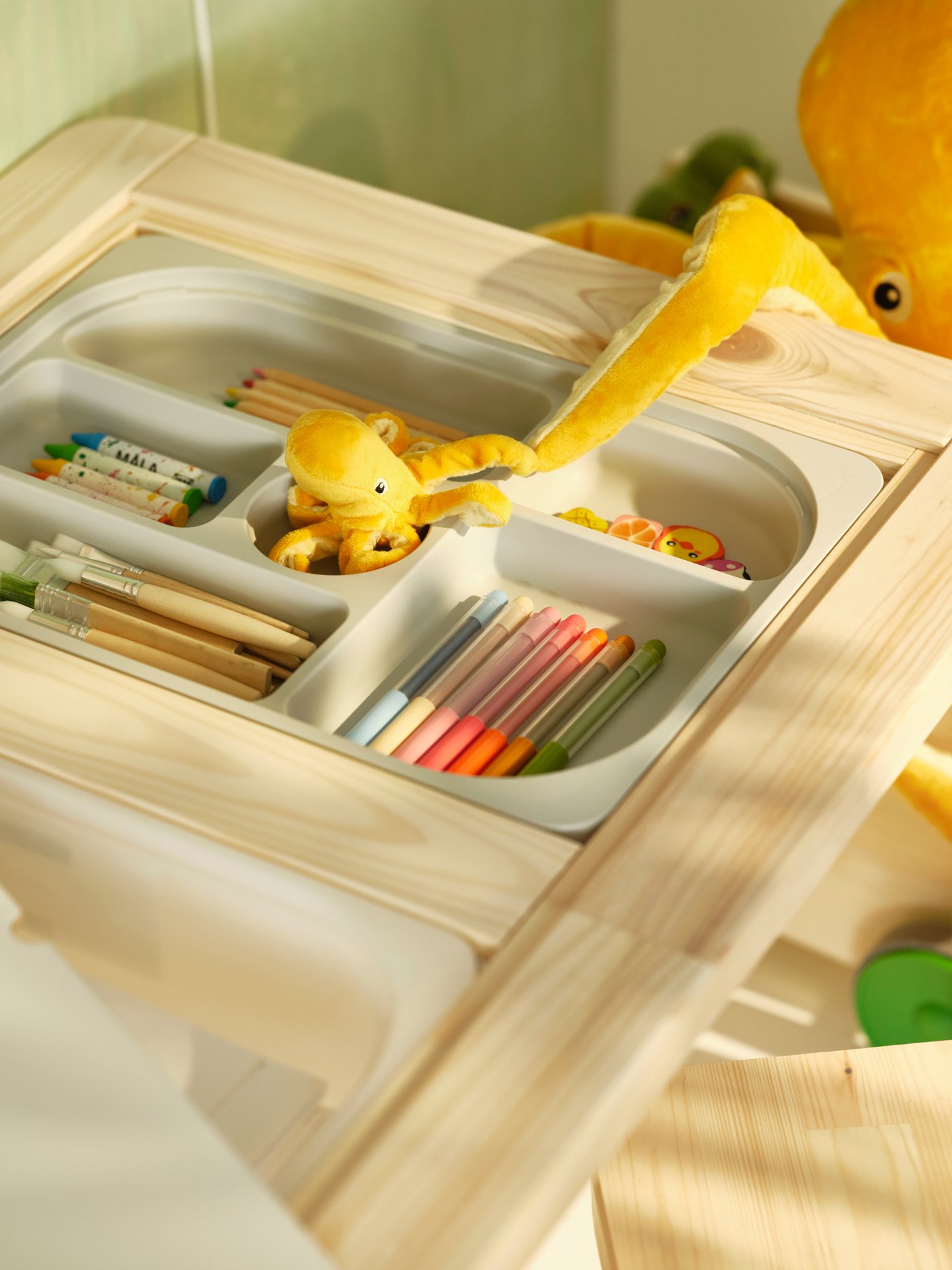 A FLISAT children's table