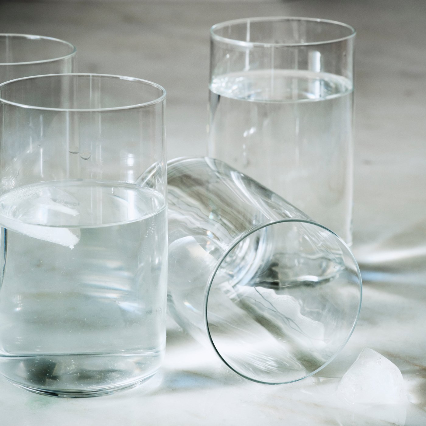 Trinkgläser aus unserer IKEA STOCKHOLM 2025 Serie.
