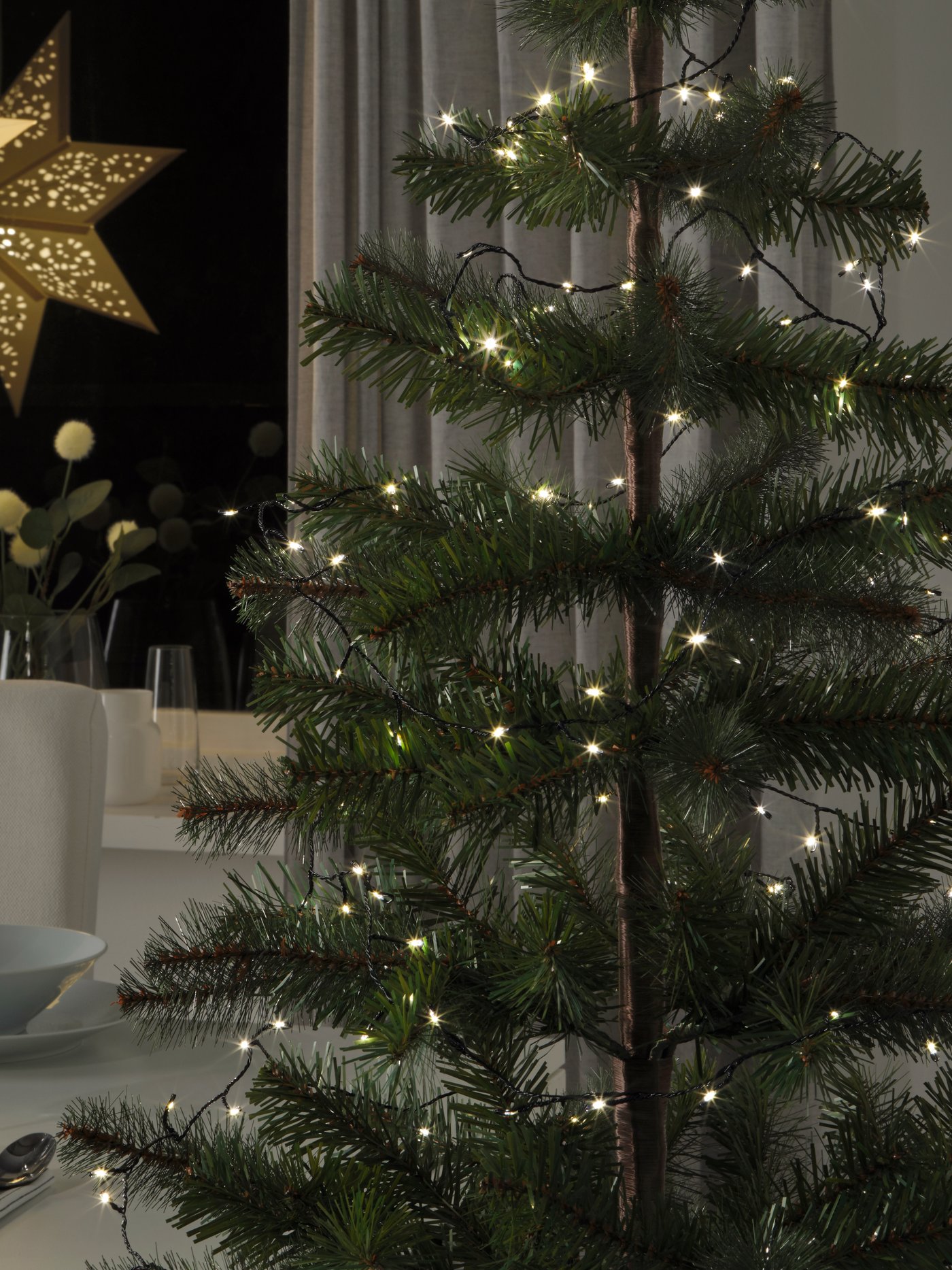 A mini STRÅLA LED lighting chain with 200 lights