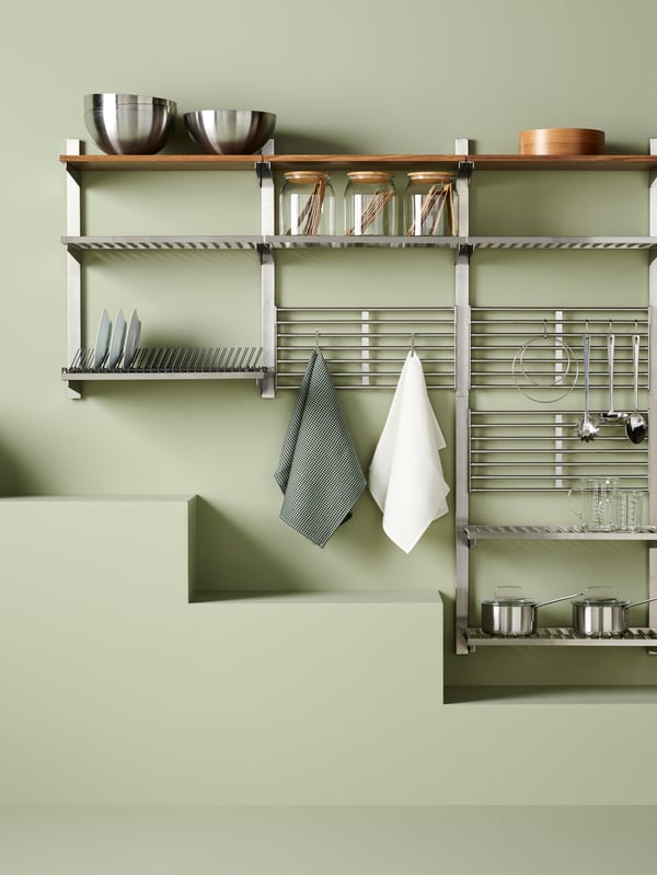 A stainless steel KUNGSFORS shelf in the kitchen