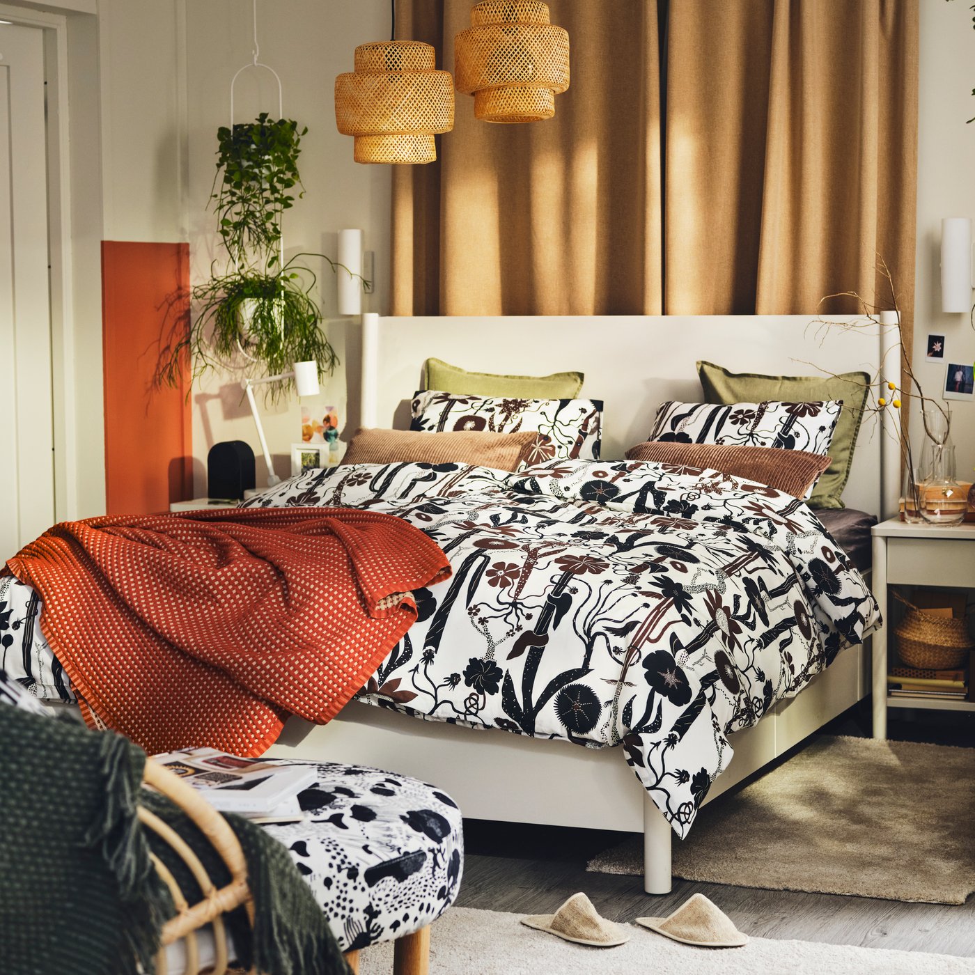 A white/black/brown LUNDSKAFTING duvet cover and 2 pillowcases