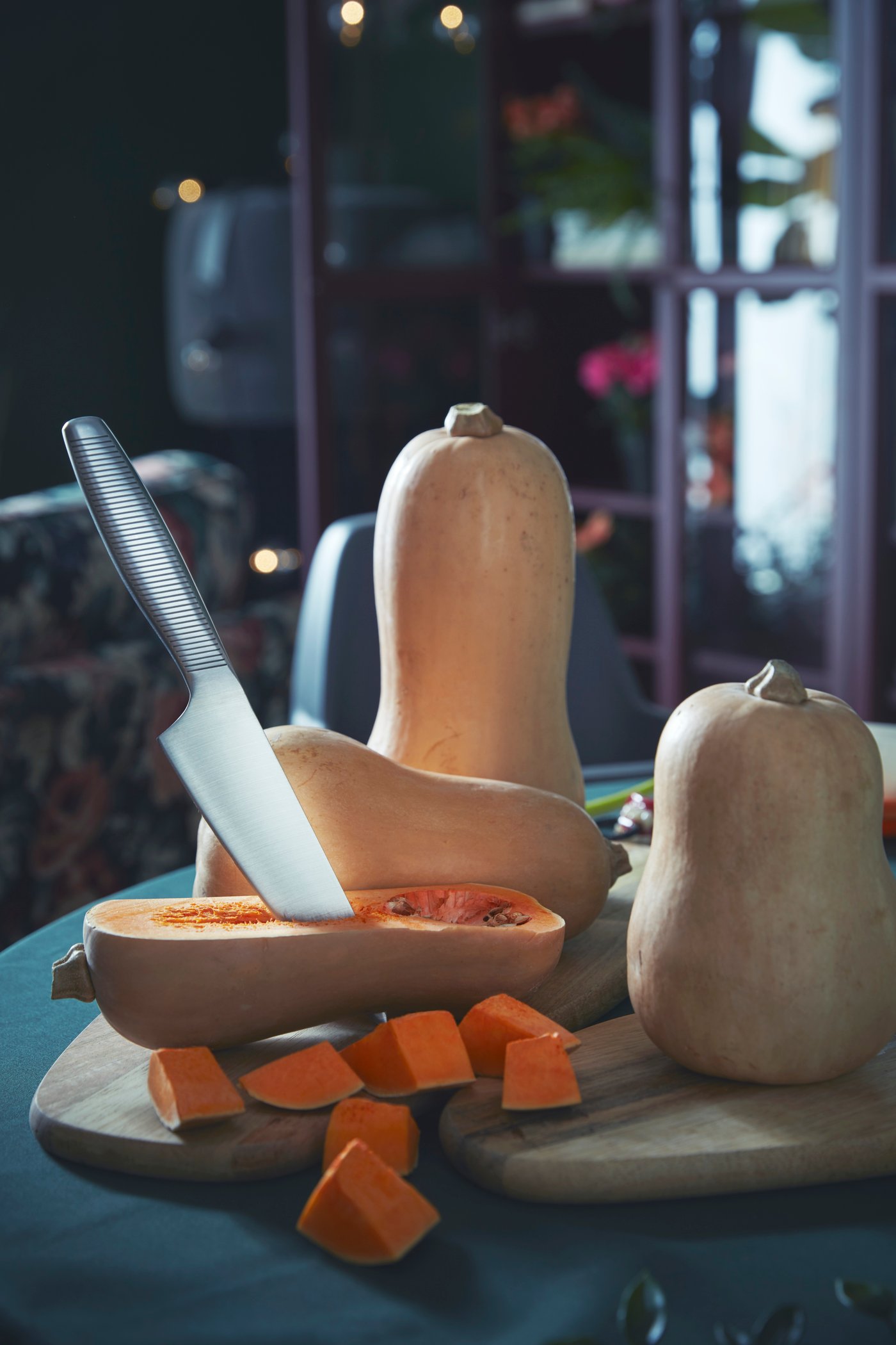 An IKEA 365+ 3-piece knife set in the living room