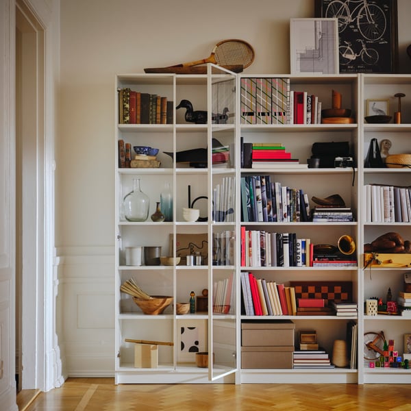 BILLY bookcase with HÖGBO door.