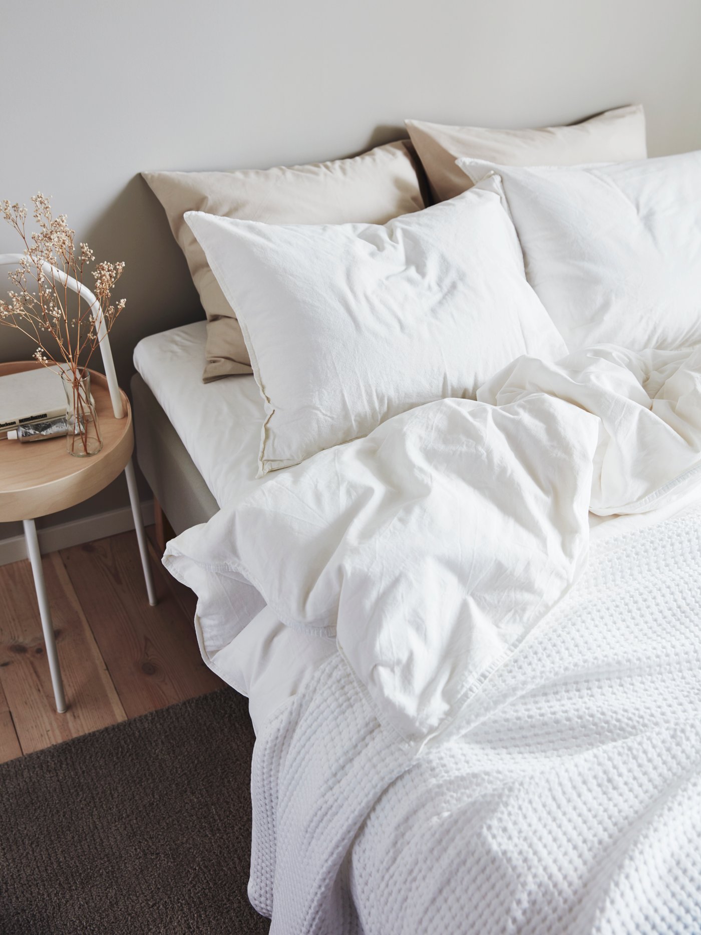 VÅRELD bedspread blanket in white