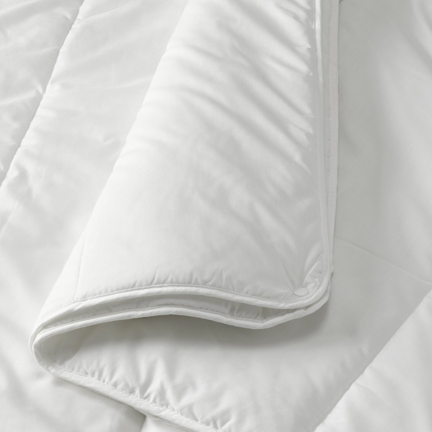 A SMÅSPORRE all seasons duvet