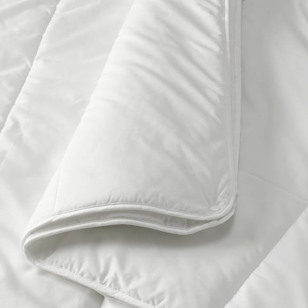 A SMÅSPORRE all seasons duvet