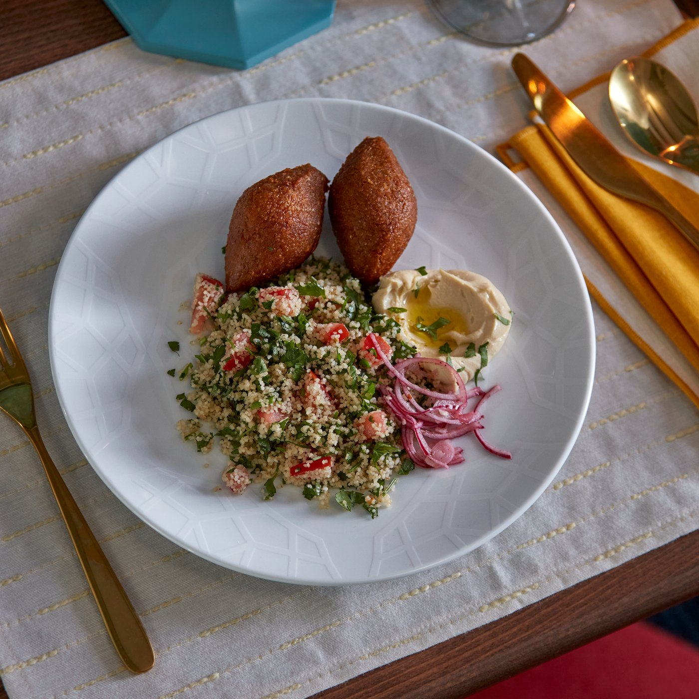 A beige GOKVÄLLÅ table-runner