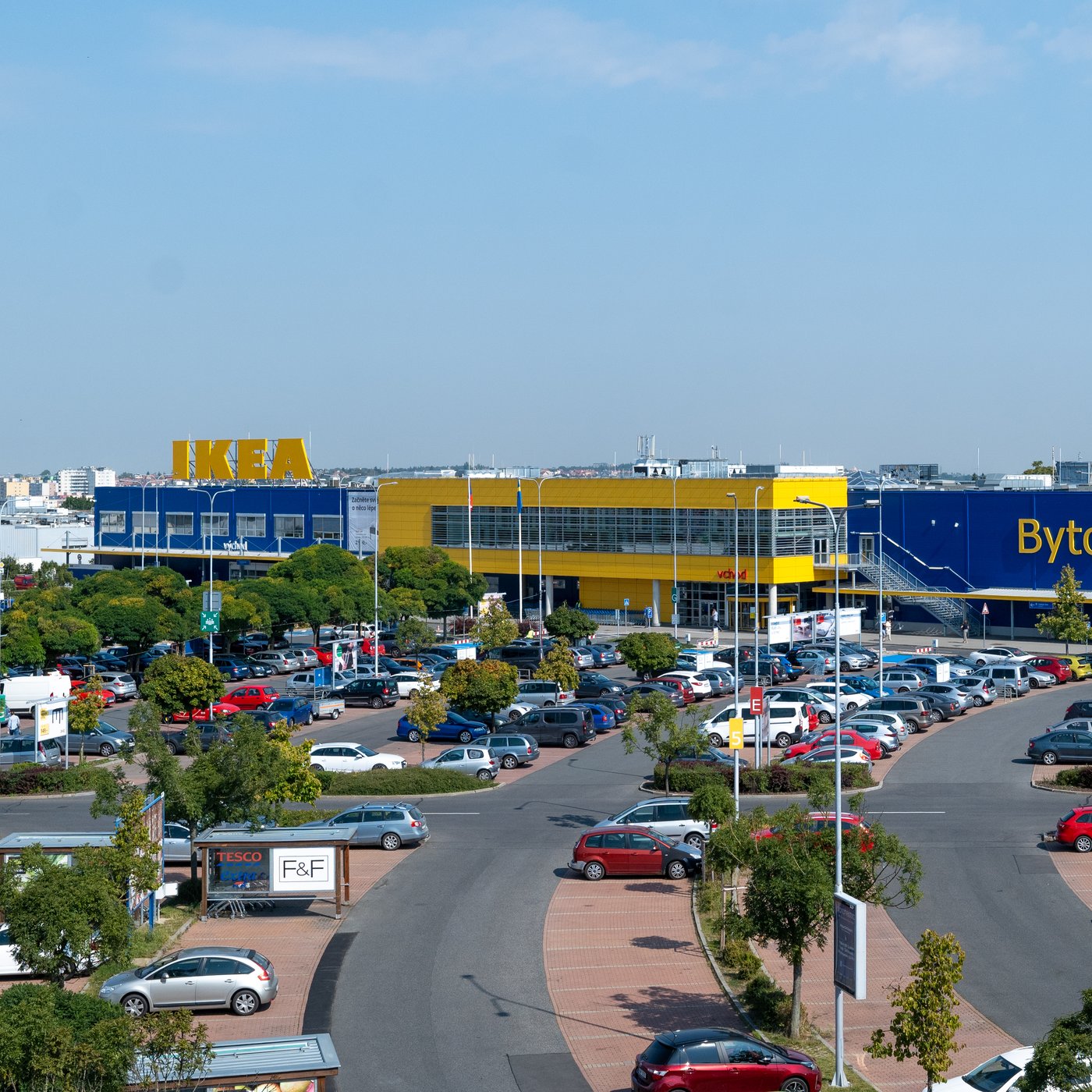 Pohled na obchodní dům IKEA Praha - Zličín