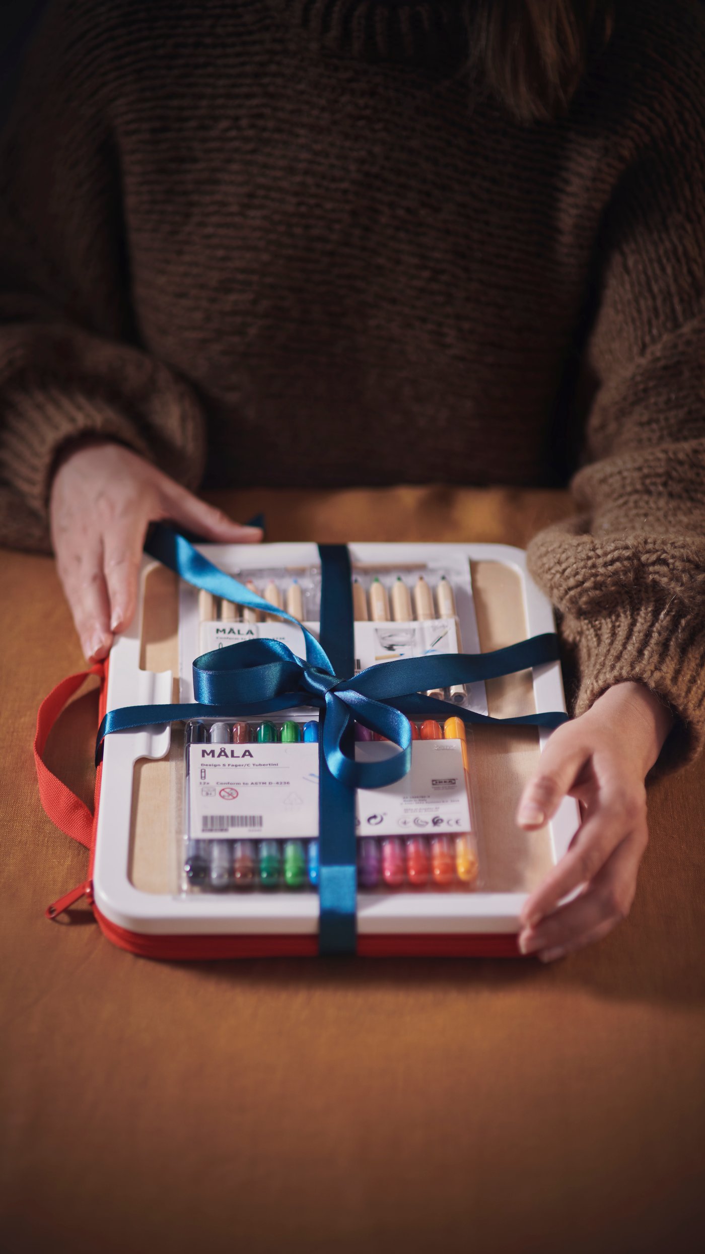 A mixed colours MÅLA felt-tip pen in the childrens room