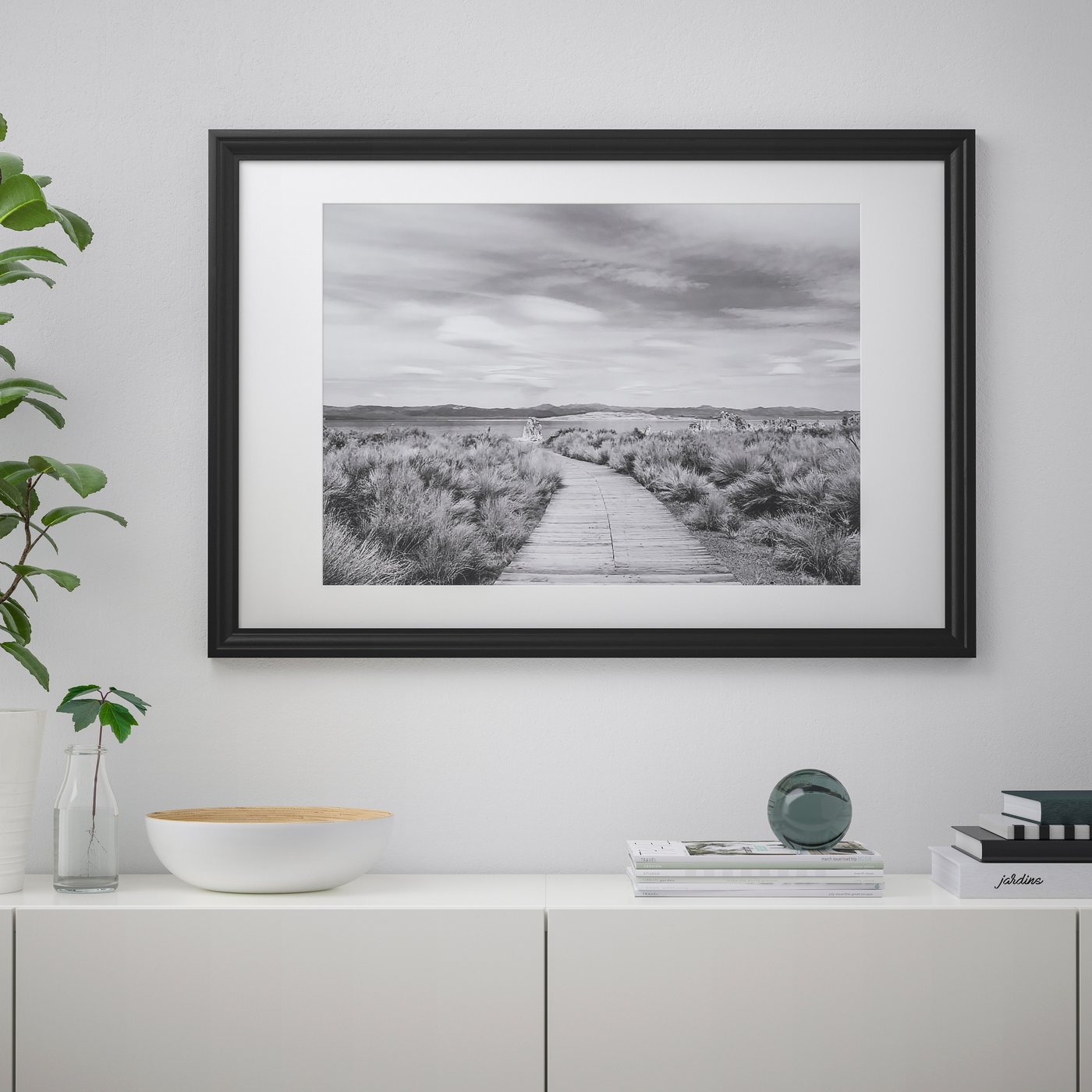 A black stained EDSBRUK frame