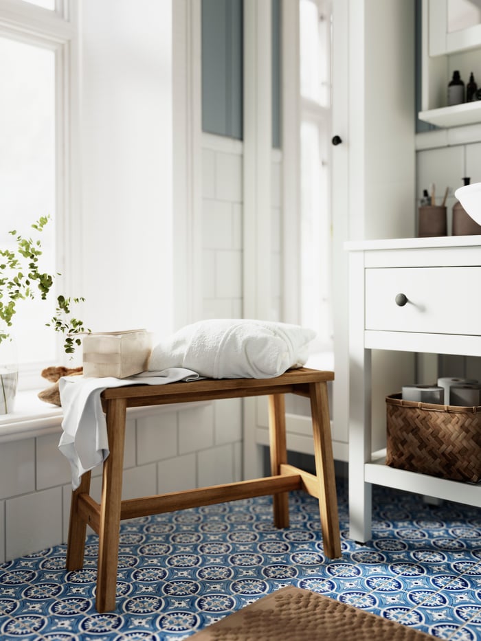 id-er-til-et-elegant-badev-relse-med-hemnes-m-bler-ikea