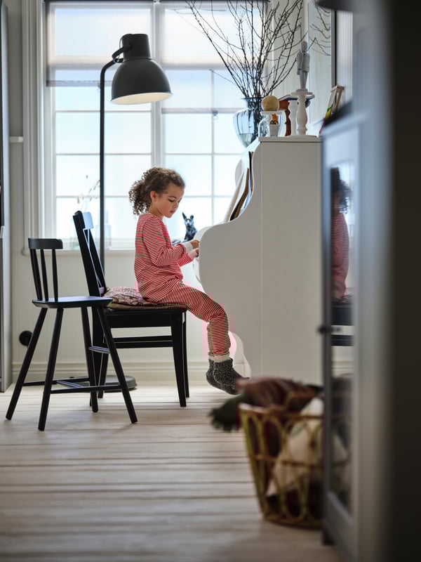 Un bougeoir blanc ERSÄTTA dans la chambre des enfants