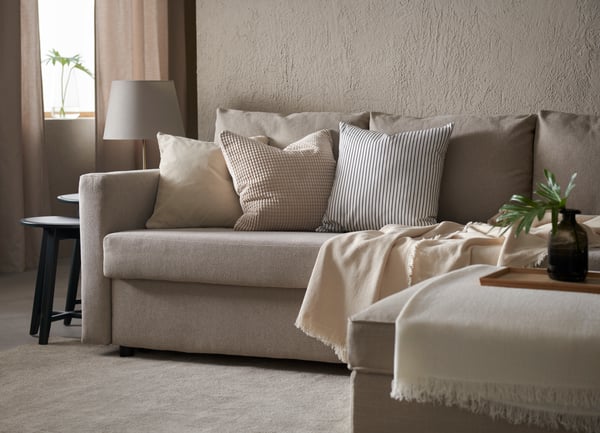 FRIHETEN Hjørnesovesofa med puter i.