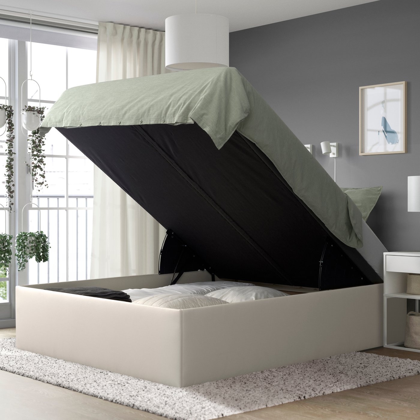 A birch effect RÖDALM frame in the bedroom