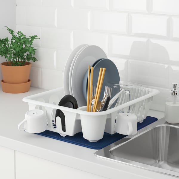 A blue NYSKÖLJD dish drying mat