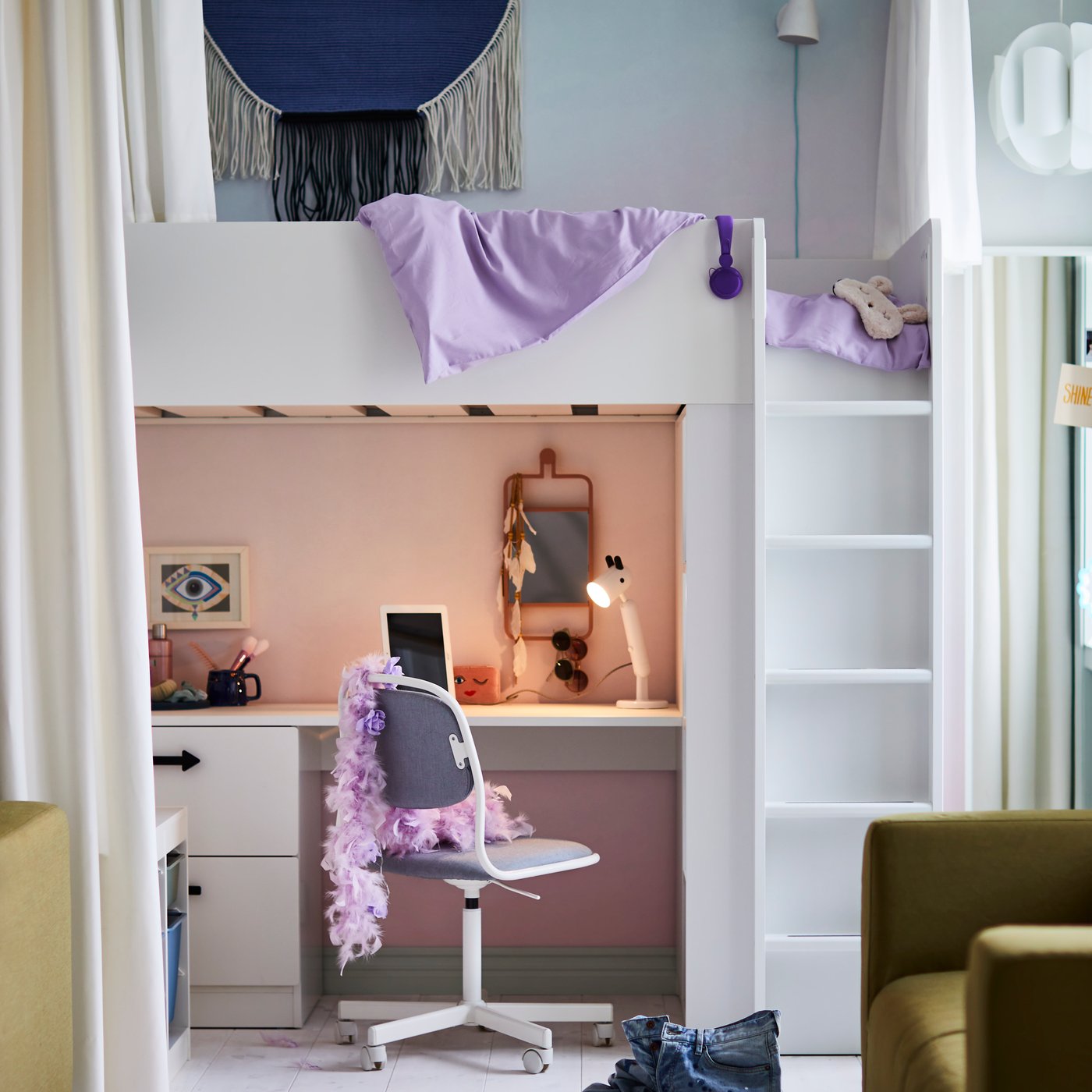 A lilac NATTSVÄRMARE duvet cover and pillowcase