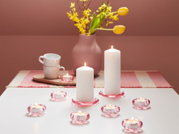 Un vassoio da portata SMÖRLING in faggio.