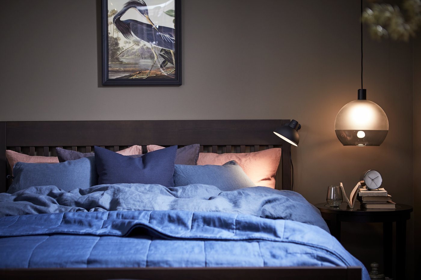 A light pink GURLI cushion cover