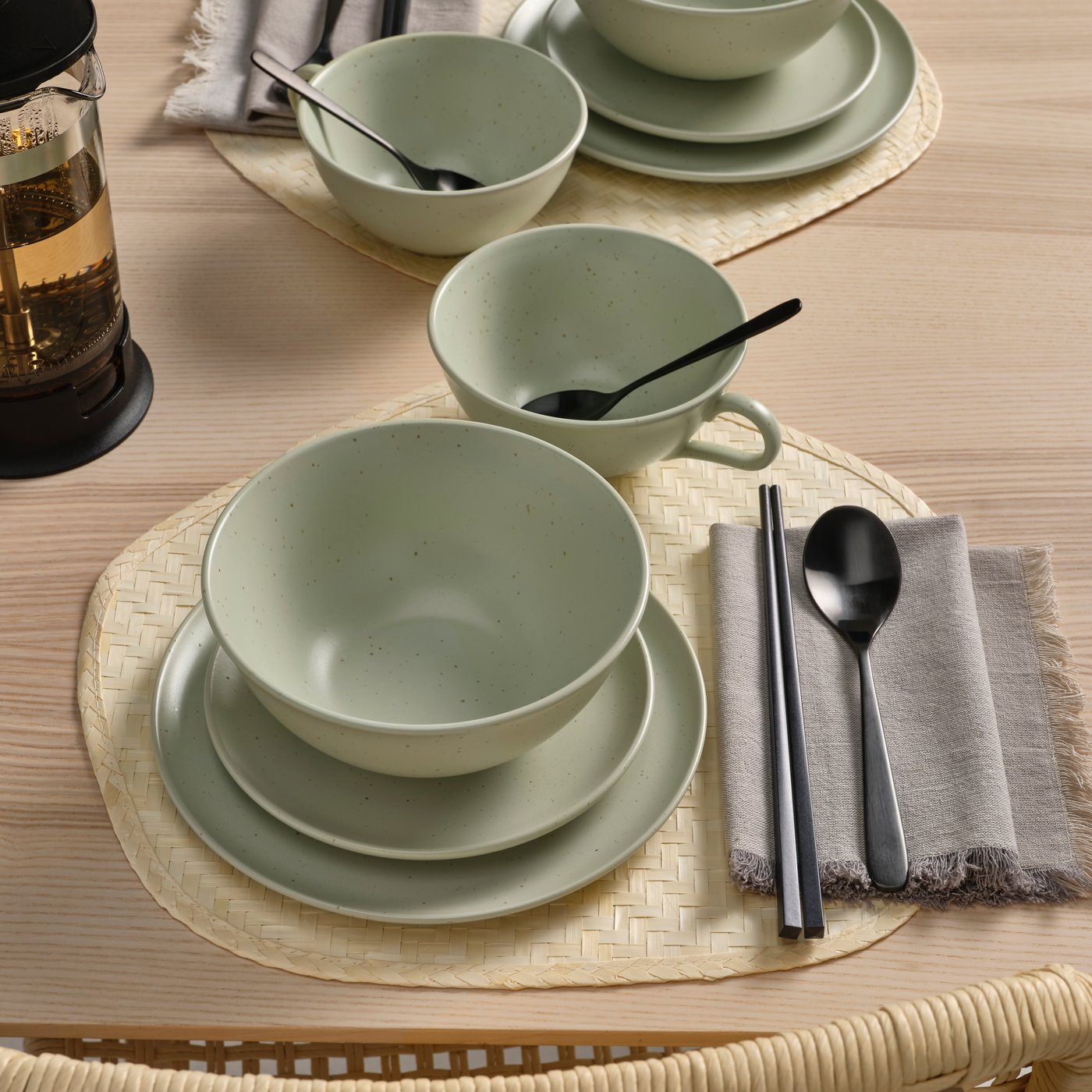 A dot pattern/light green MOSSMAL mug