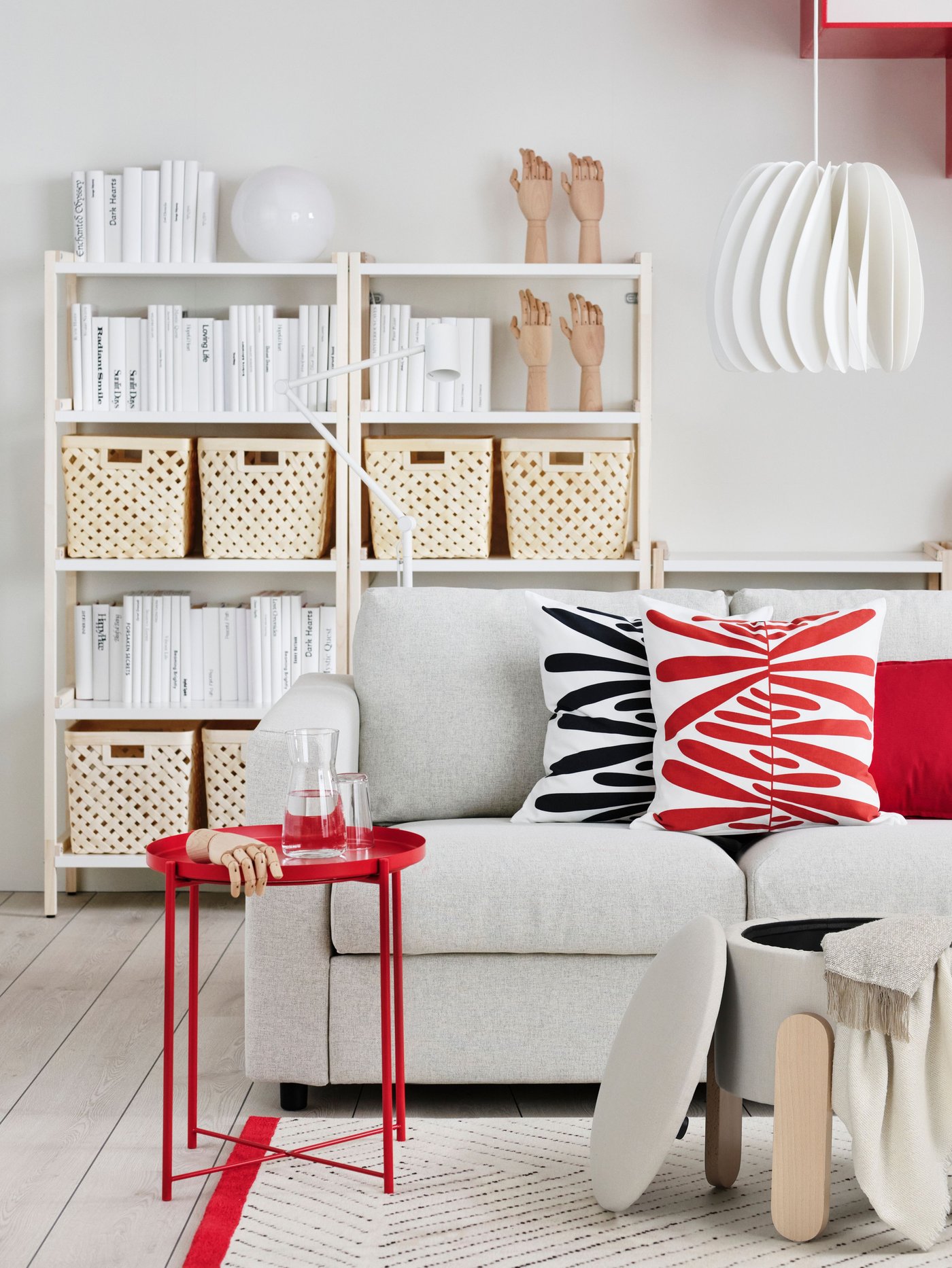 A red GLADOM tray table.