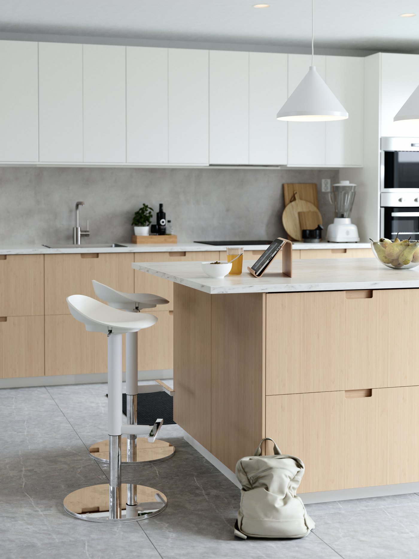 Barové stoličky JANINGE v kuchyni METOD s čely zásuvek FROJERED