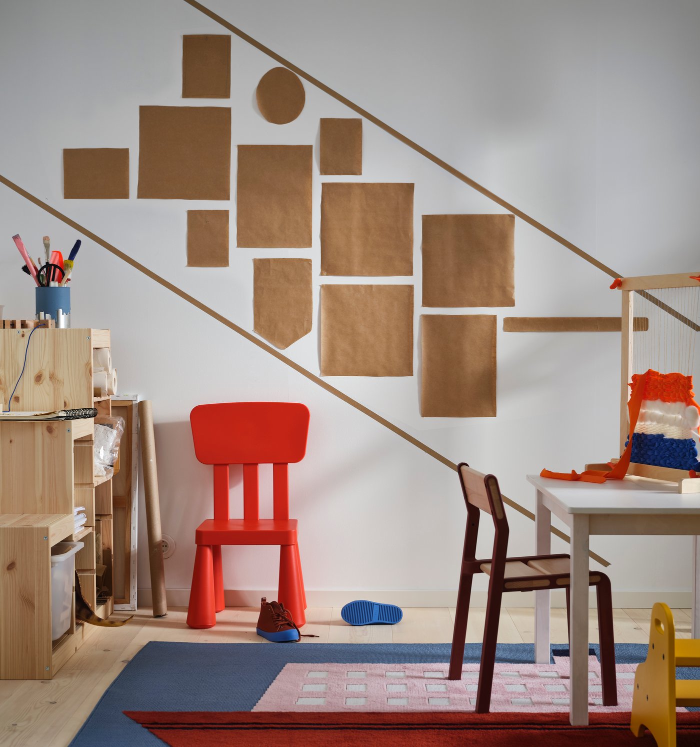 Bílý dětský stůl SUNDVIK