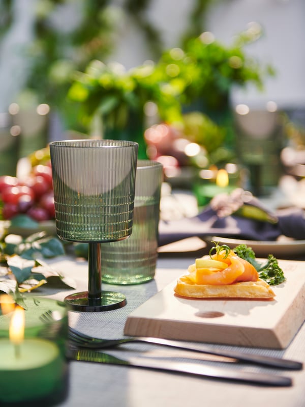 Table setting with glassware