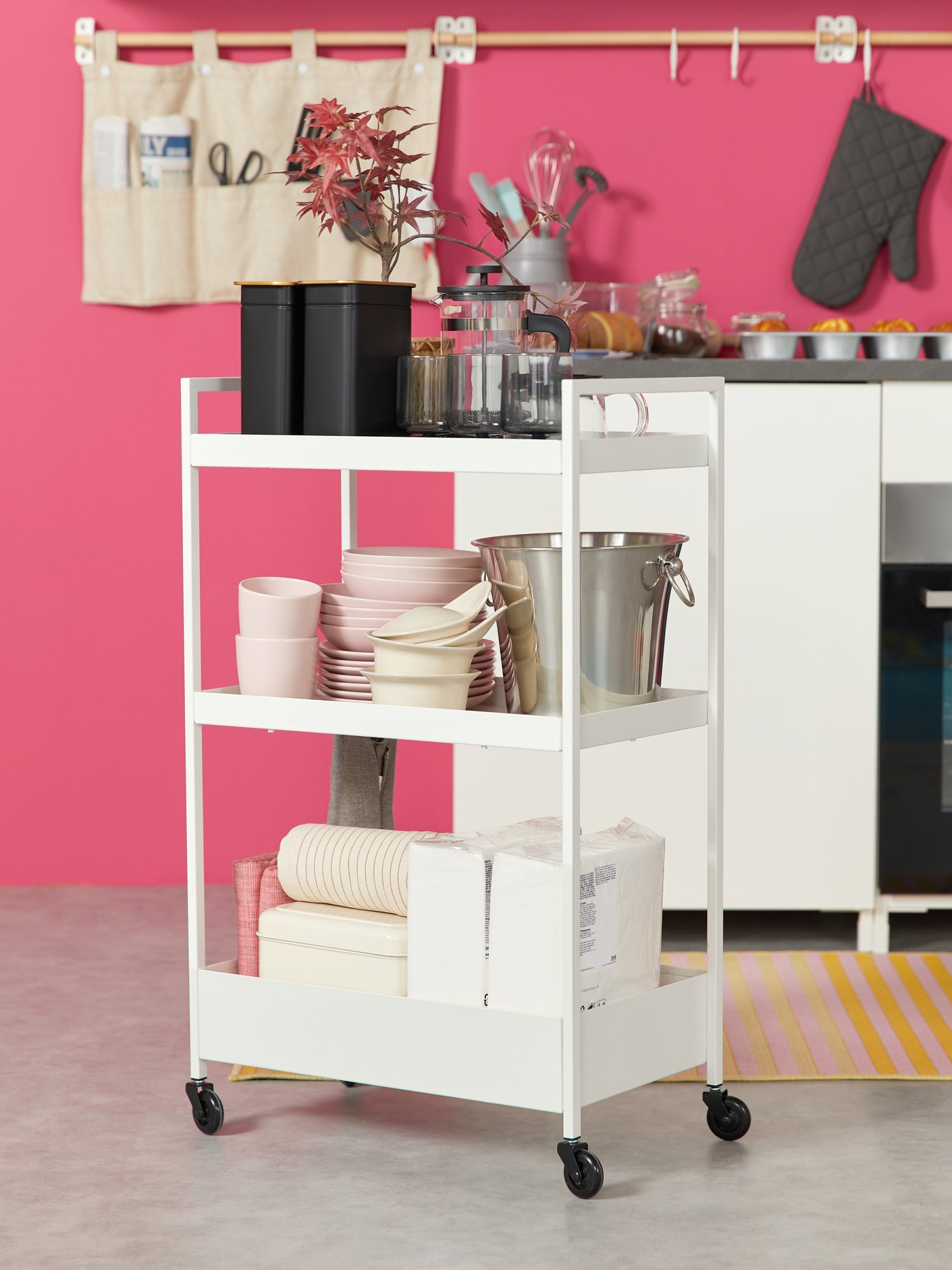 NISSAFORS with neatly organised everyday kitchen essentials