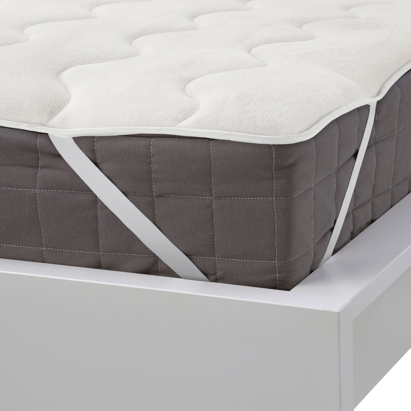 A white KRANSSALVIA mattress protector