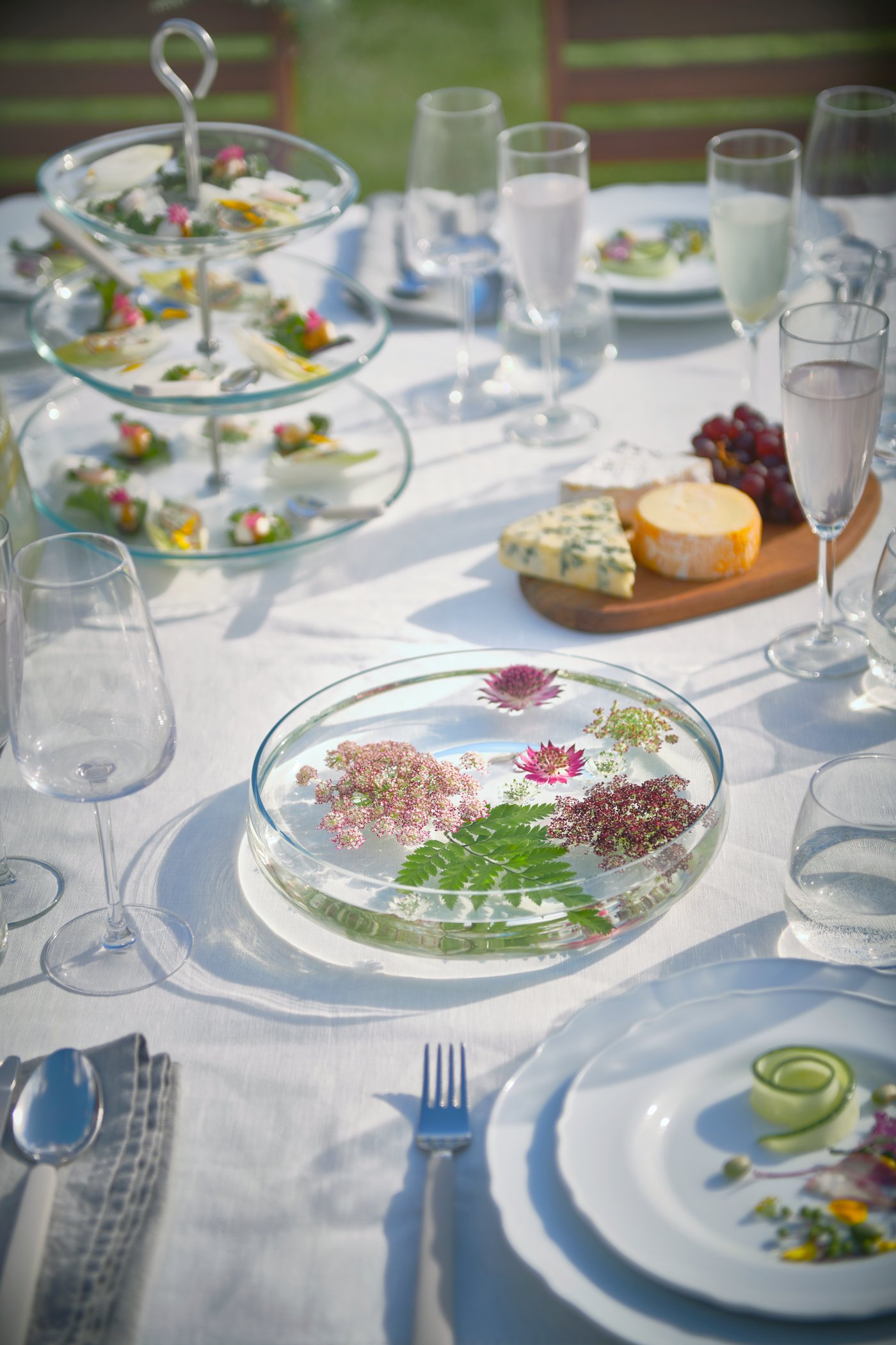 BERÄKNA clear glass bowl for the dining room.