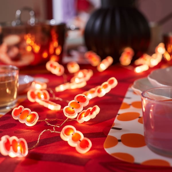 A red/candied hawthorn FÖSSTA place mat