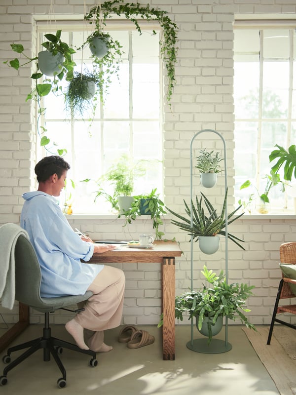 An in/outdoor light grey-green DAKSJUS plant stand with 3 plant pots